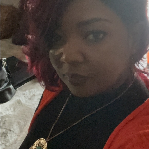 Meet your Posher, Cherry - Picture 1 of 1